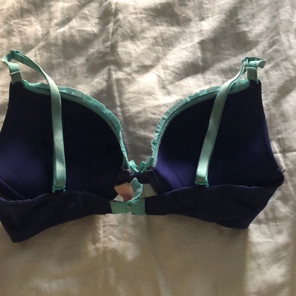 Victoria Secret Bra - Picture 2 of 6
